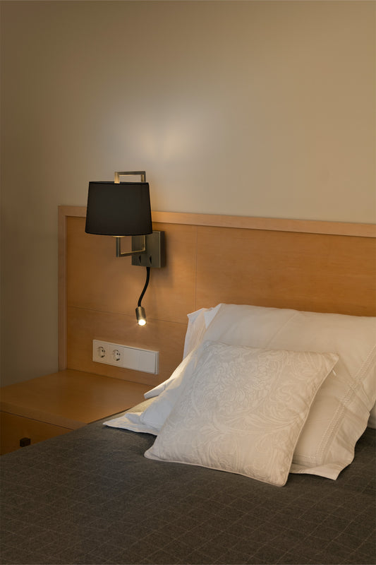 Aplique FRAME Faro en oro viejo con lector LED y pantalla negra