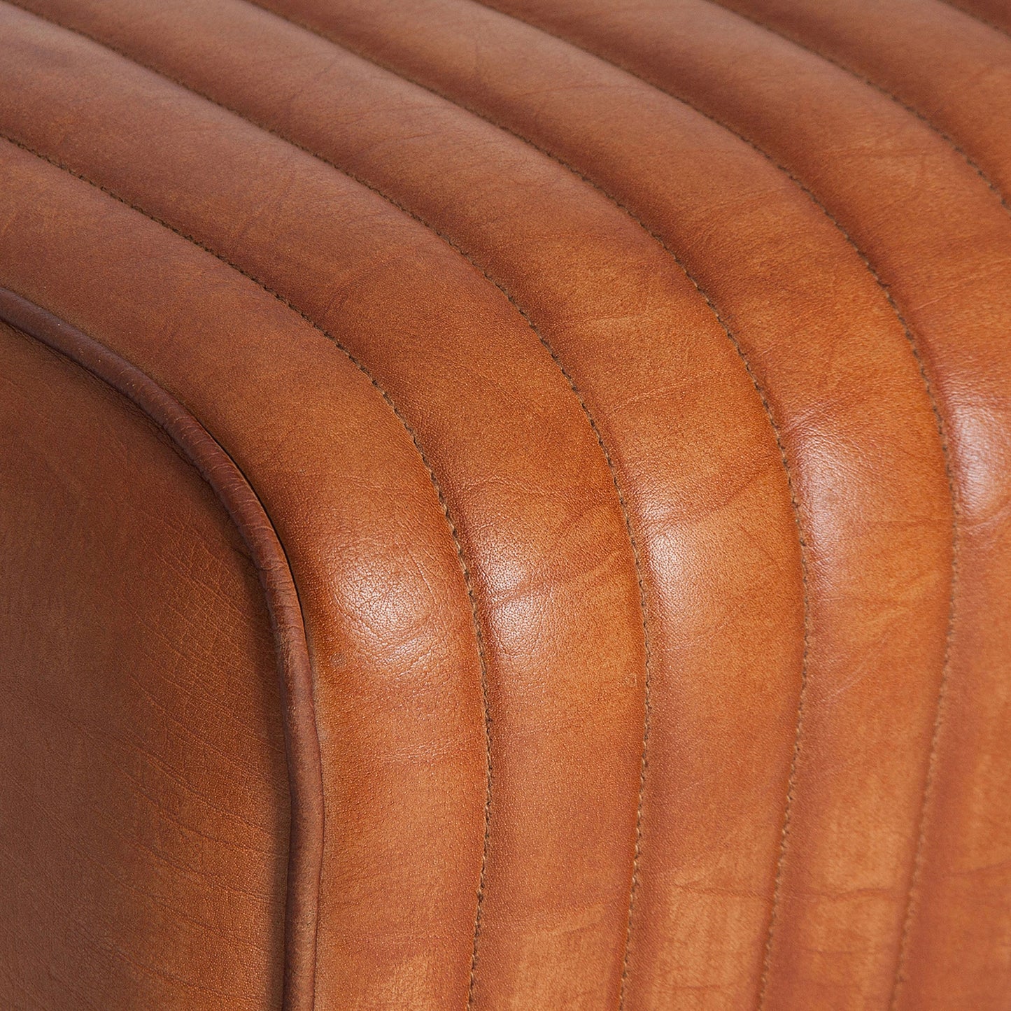 Taburete alto Almstock VICAL con patas de madera reciclada