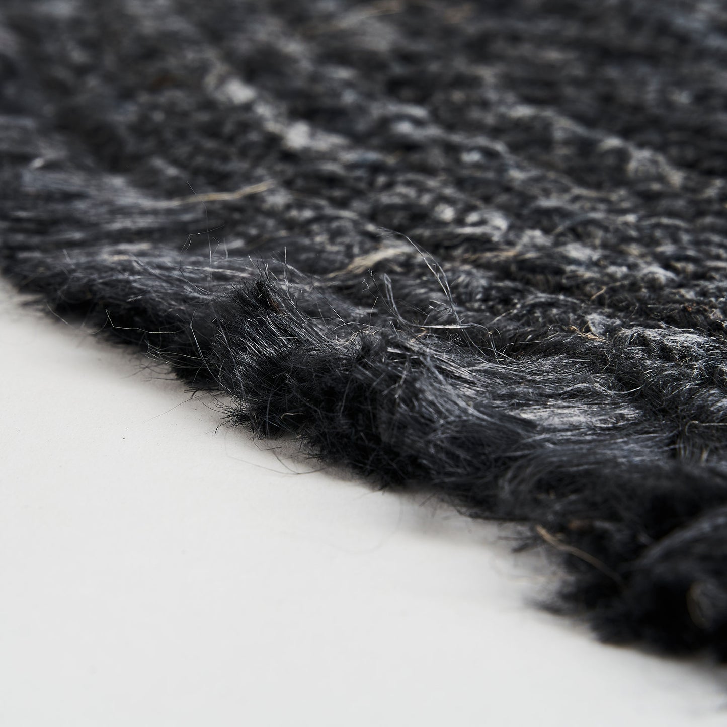 Alfombra KISAI en YUTE color negro