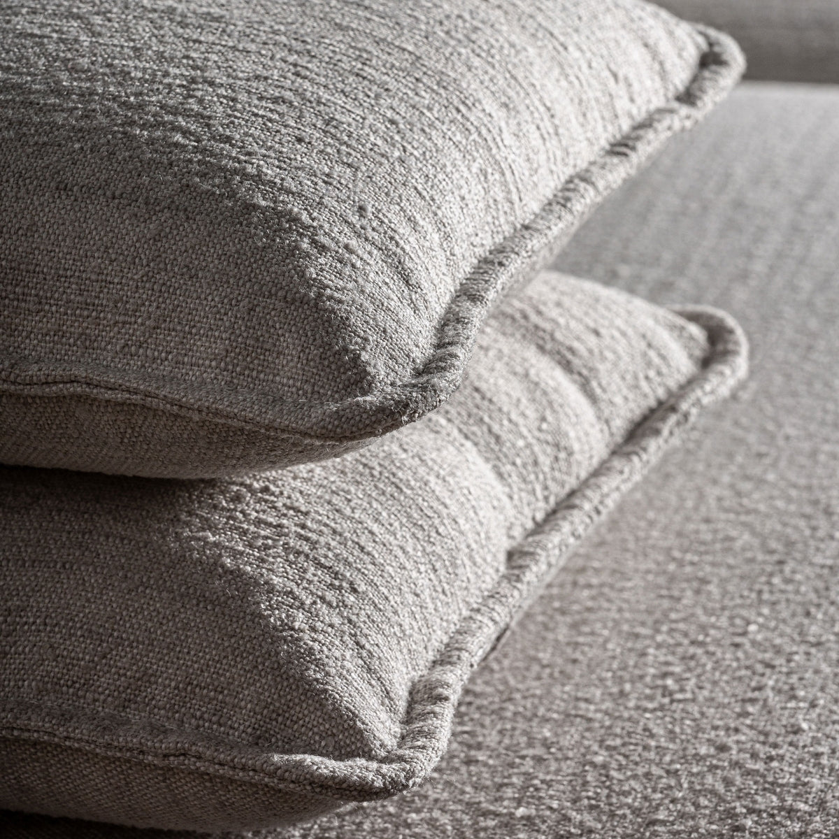 Sofá Traun de GET UP & DESIGN: Lujo y Comodidad para tu Hogar