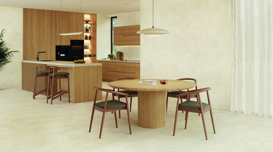 Ambiente KTL Lens Bone 100x100 cm, porcelánico esmaltado mate efecto piedra en cocina