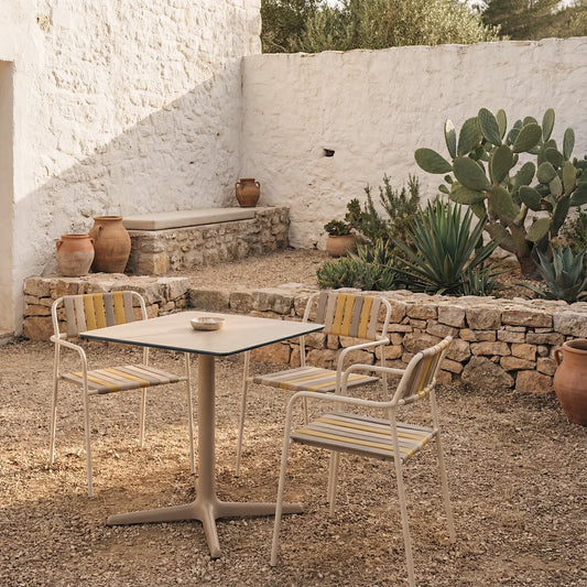 Sillon Gelato Lounge Resol ambiente comedor exterior