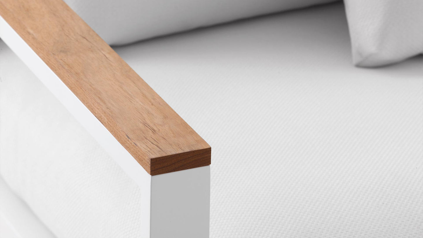 Silla con Brazos de Exterior GANDIA BLASCO TIMELESS Madera de Teca Diseño J.A. Gandía-Blasco & Borja García