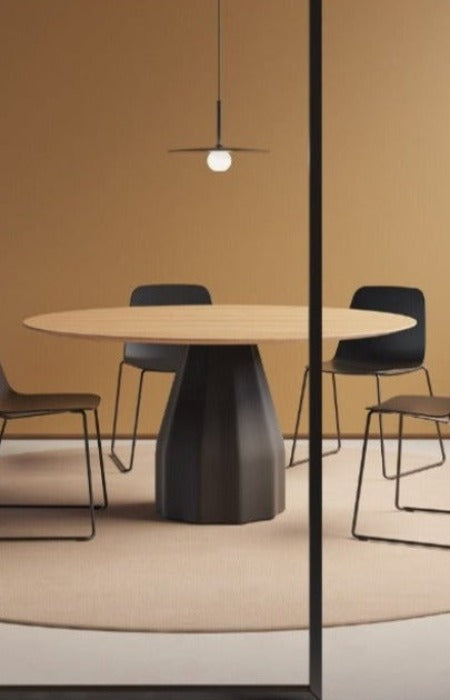 Mesa BURIN de Viccarbe: Elegancia y Funcionalidad en un Diseño Único