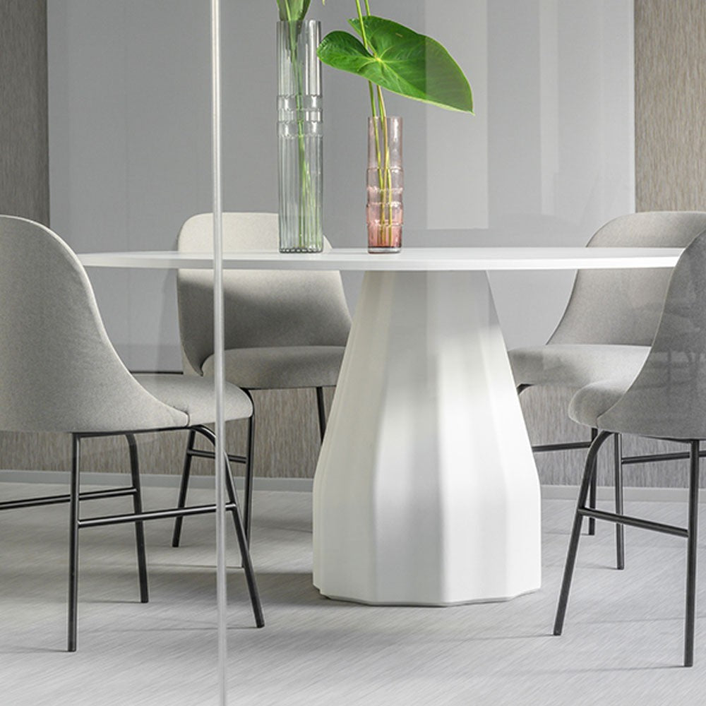 Mesa BURIN de Viccarbe: Elegancia y Funcionalidad en un Diseño Único