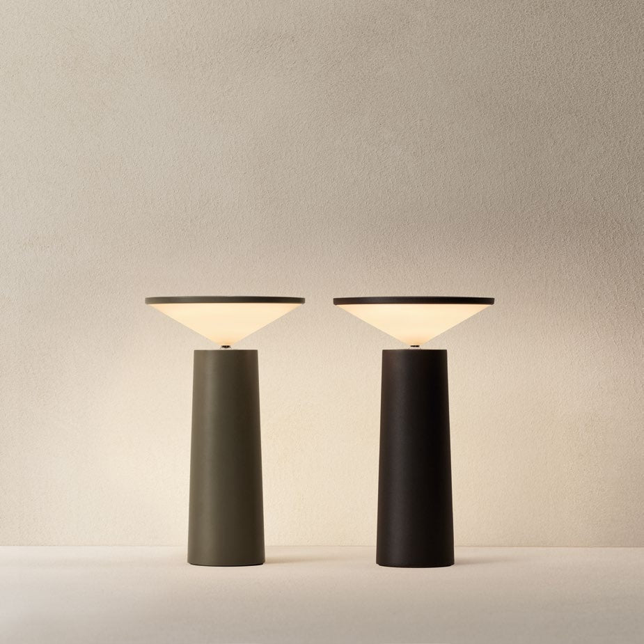 Lámpara de sobremesa portátil recargable LEDS C4 Cocktail diseño Francesc Vilaró