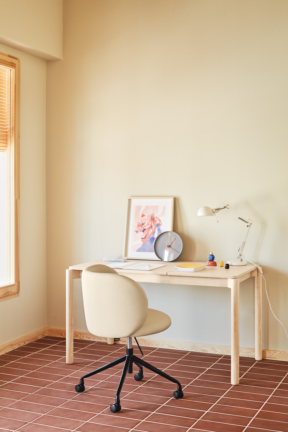 Silla Mogi Teulat con ruedas - PU Beige (extra 1)