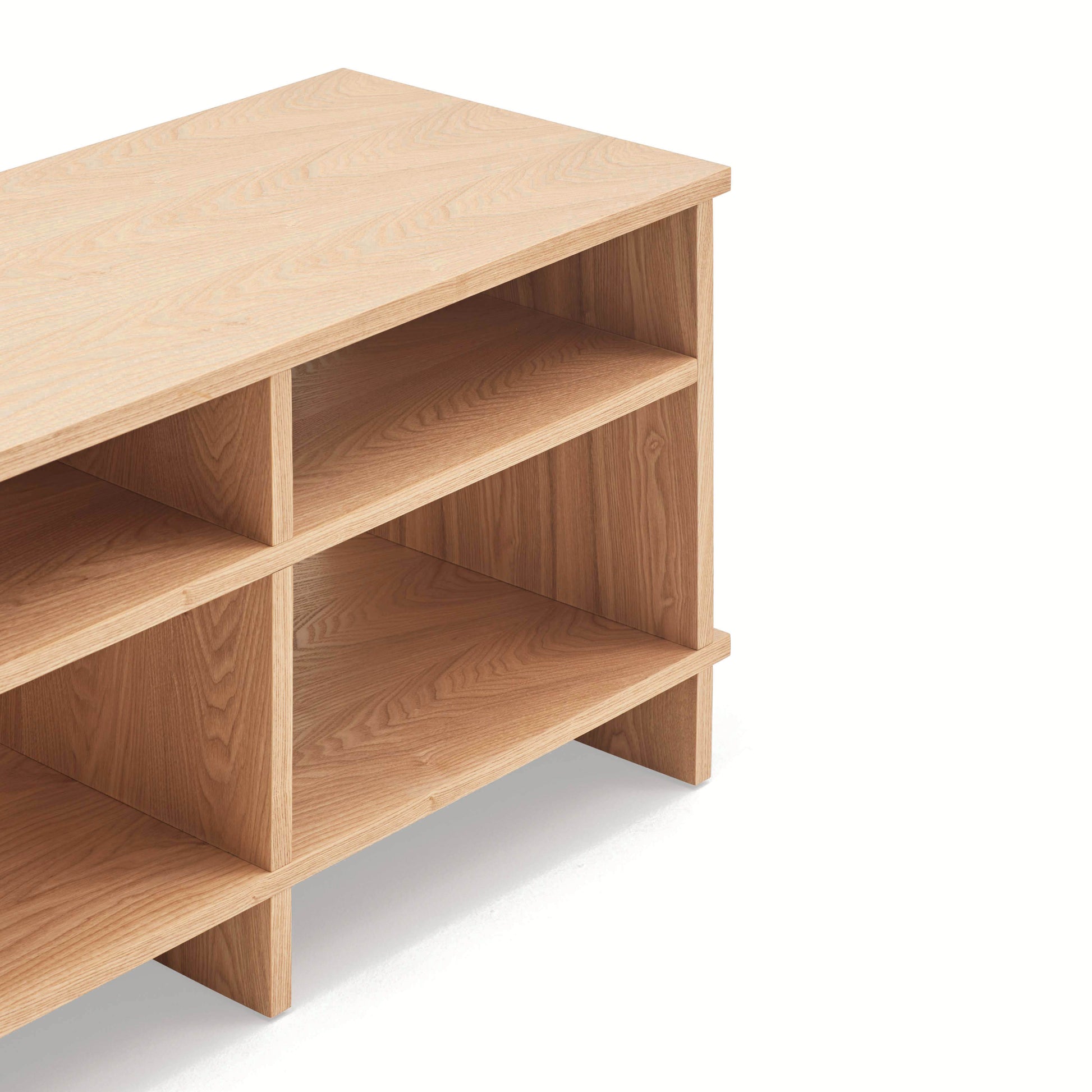 Mueble TV Inari acabado lacado mate detalle madera roble