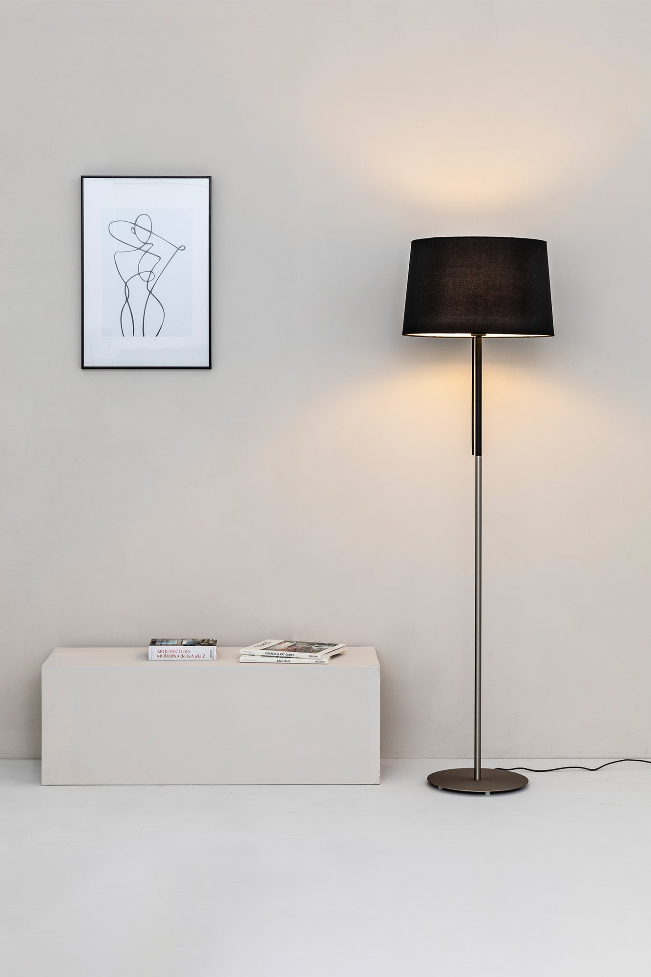 Lámpara de Pie de Salón Faro Volta Negro Mate 1xE27 en Arco - Ambiente