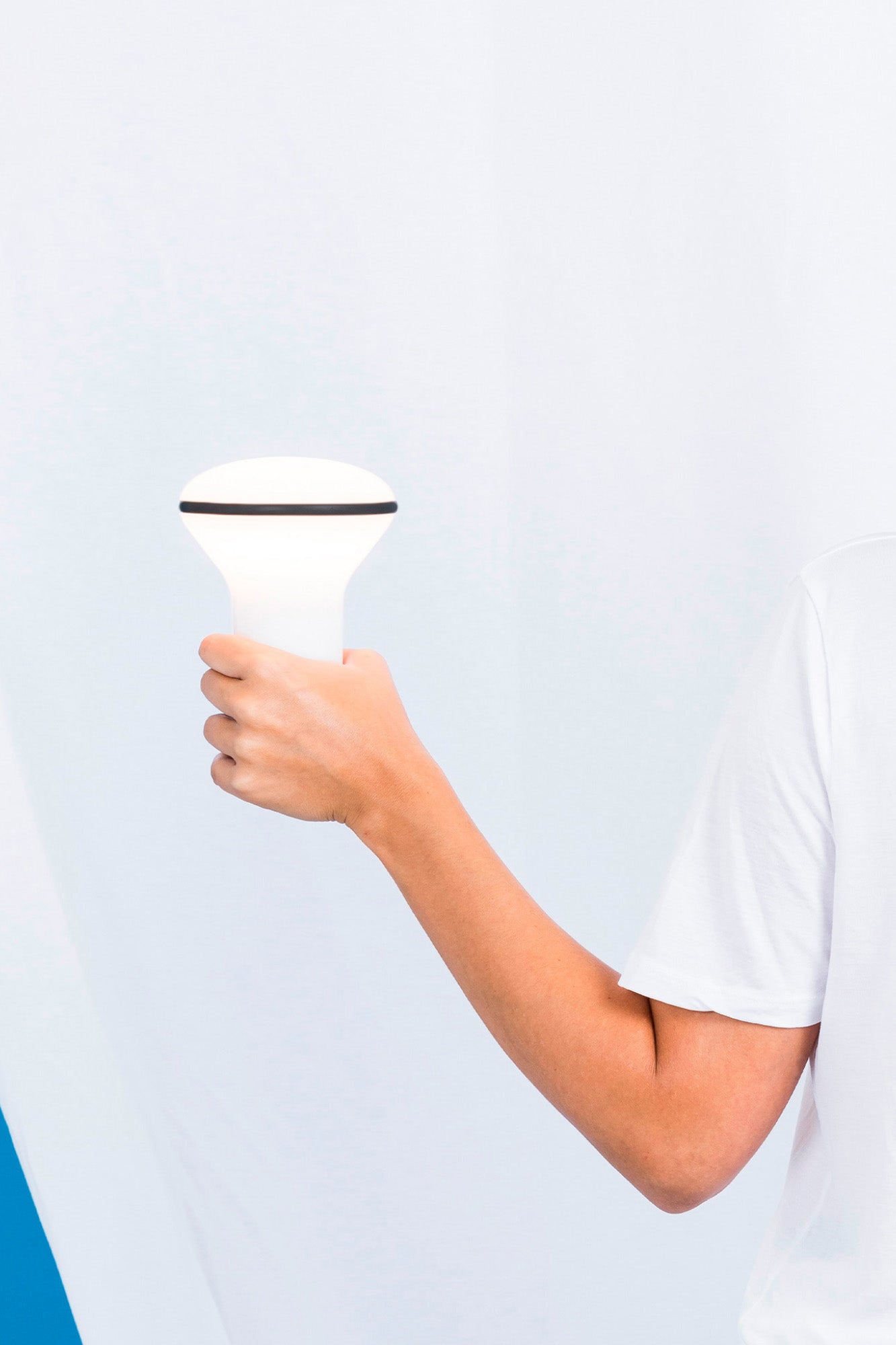 Lámpara Portátil Faro Buddy Blanco y Gris LED 3W con Batería Recargable - Ambiente