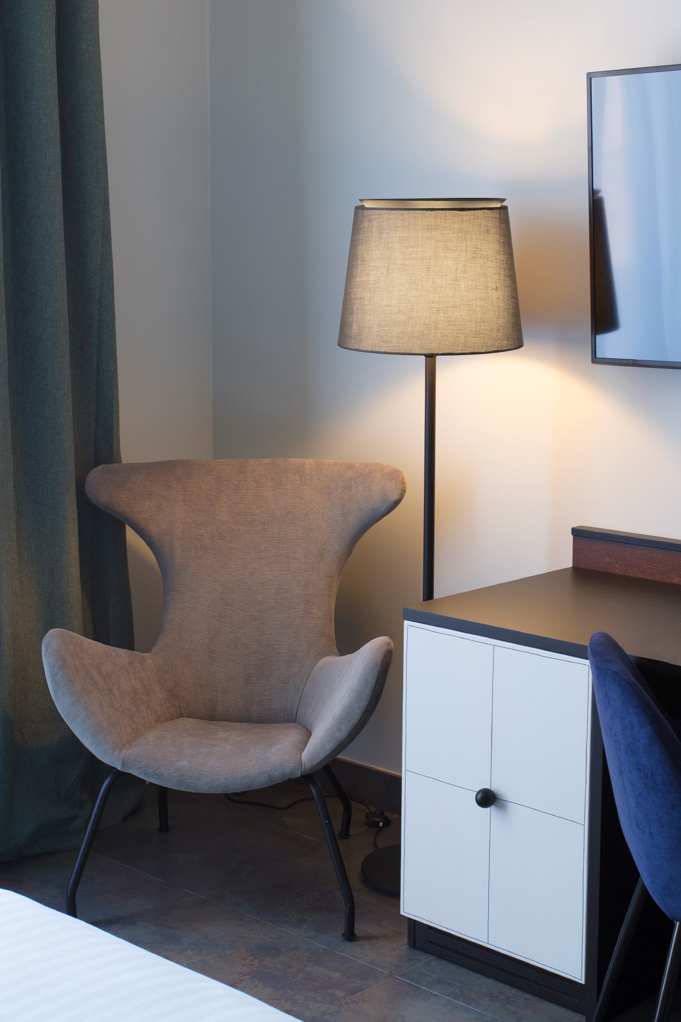 Lámpara de Pie Faro SAVOY Diseño Isaac Piñeiro 1xE27 H145cm