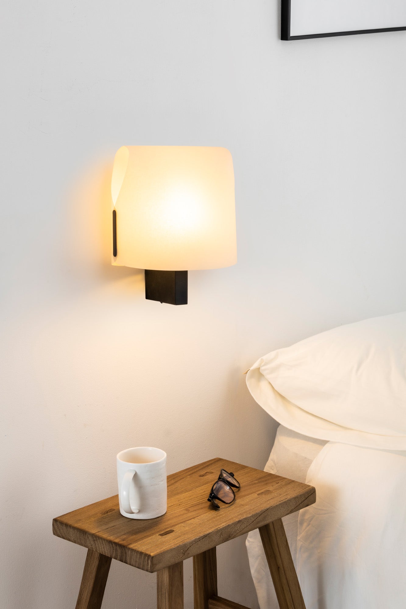 Aplique de Pared Faro LUANG Pantalla Papiro y Lino Diseño Faro Lab 1xE27
