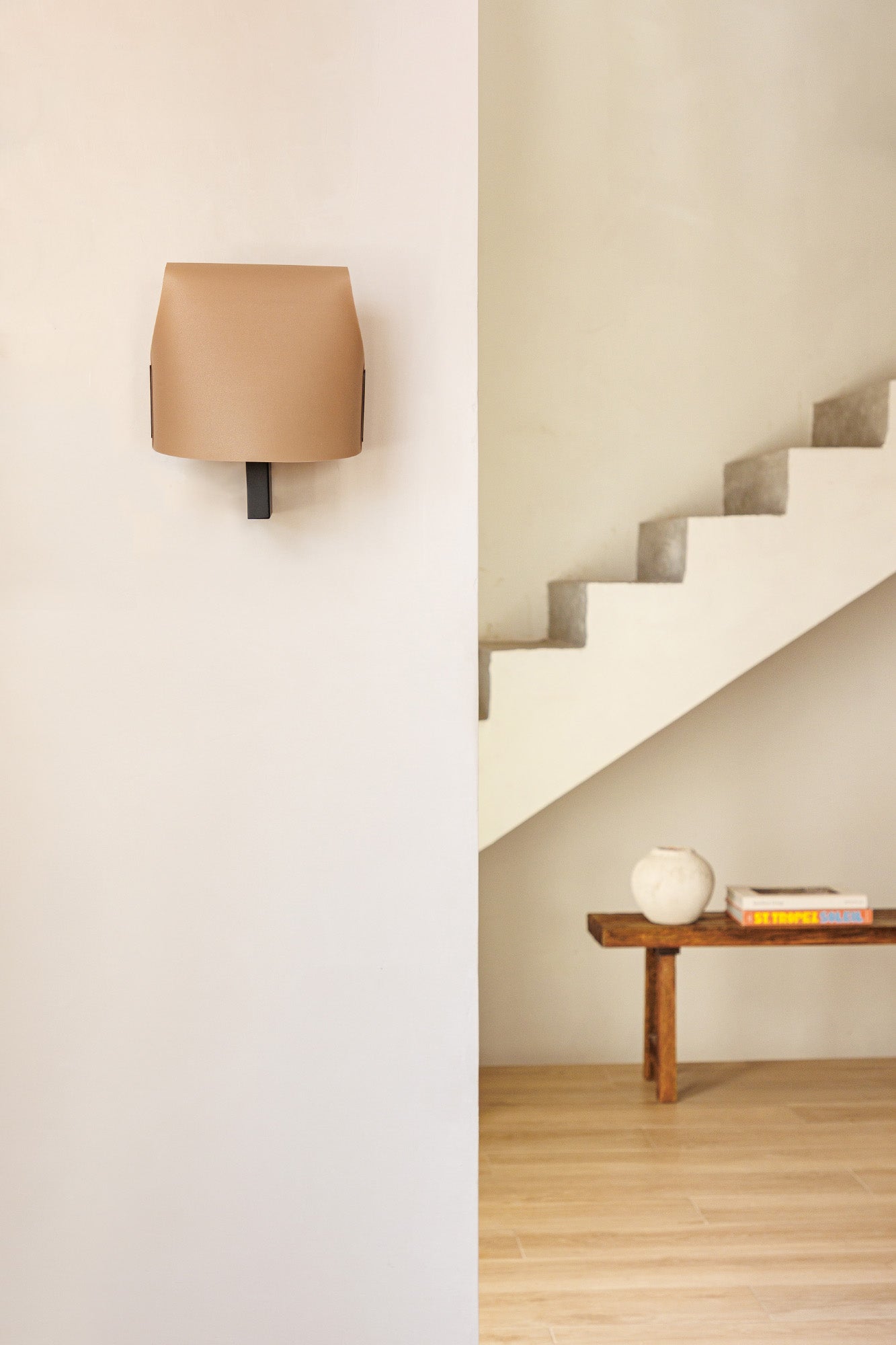 Aplique de Pared Faro LUANG Pantalla Papiro y Lino Diseño Faro Lab 1xE27