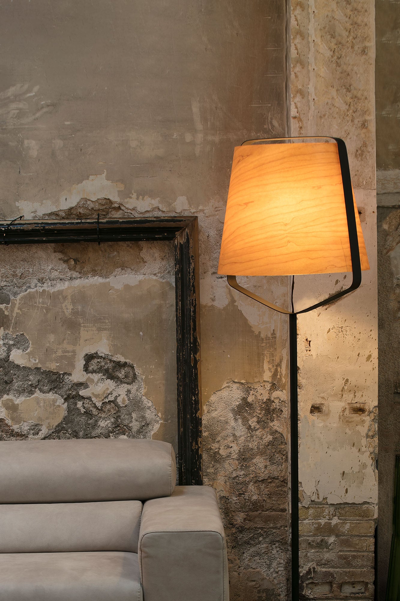 Lámpara Faro STOOD Madera Natural y Metal Diseño Lucid Product Design 1xE27