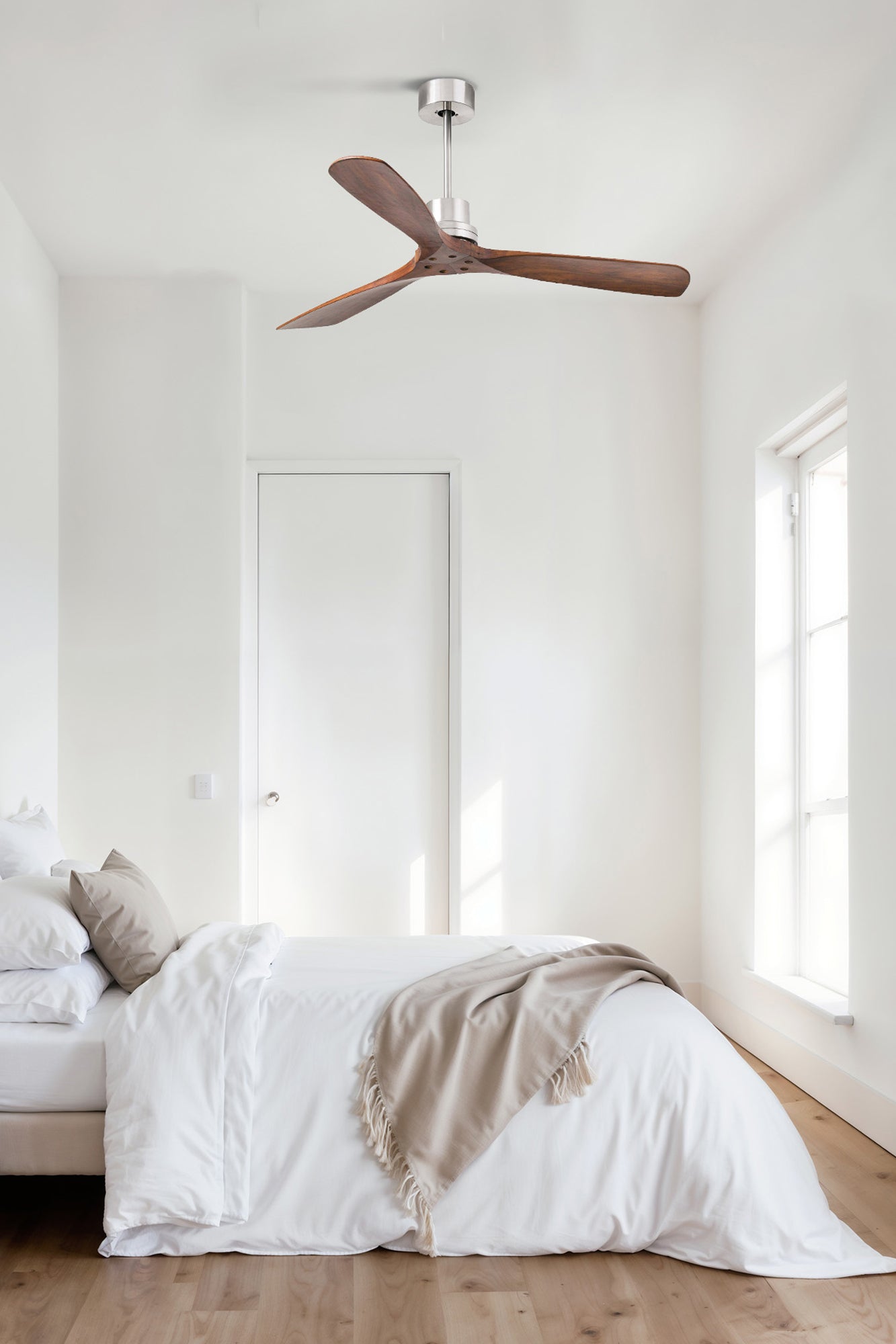 Ventilador de Techo Faro Lantau L DC Ø132cm Níquel Mate con Palas de Nogal - Ambiente