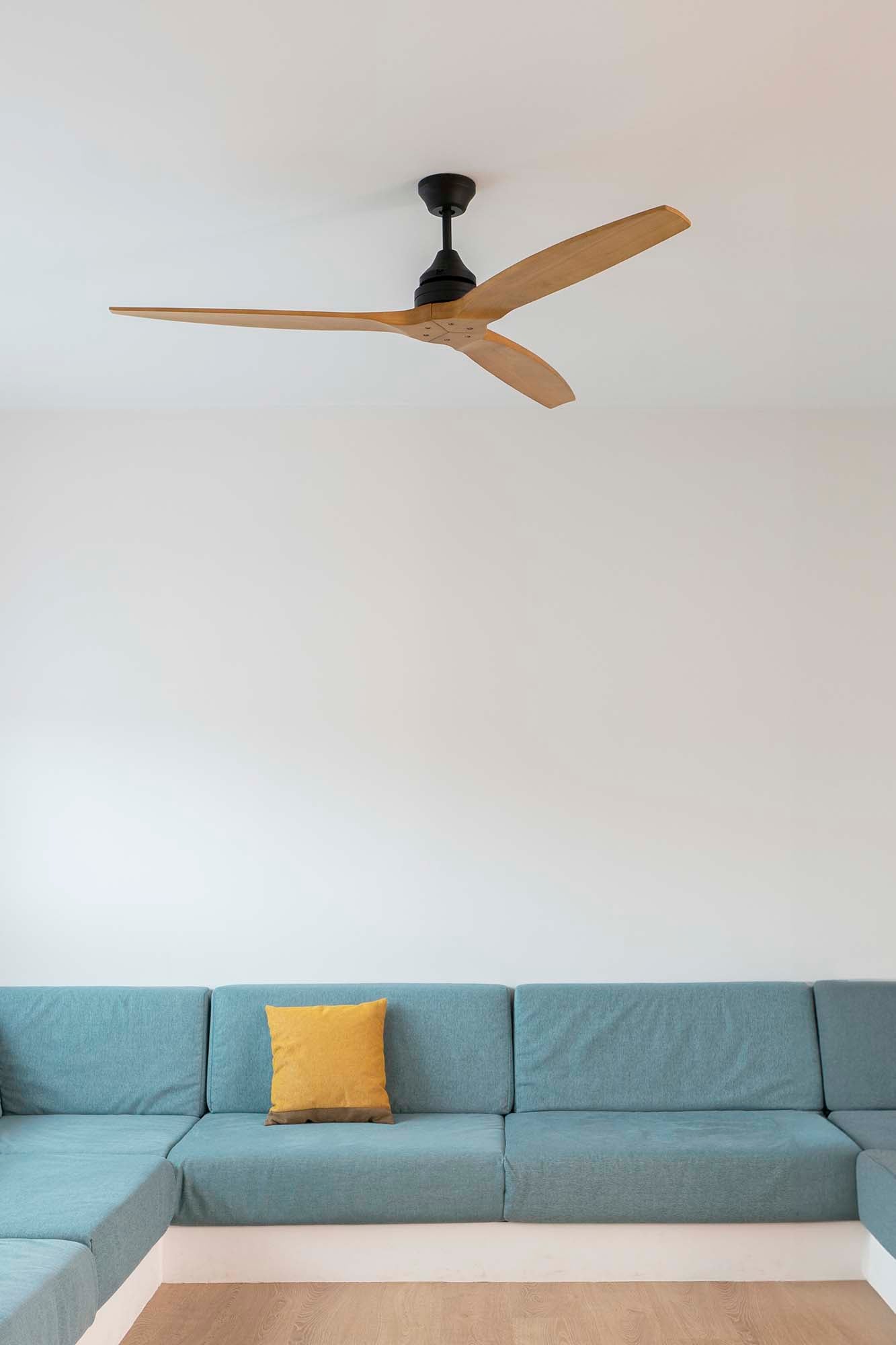 Ventilador de Techo Faro Alo DC Ø152cm Negro con Luz LED Palas Madera - Ambiente