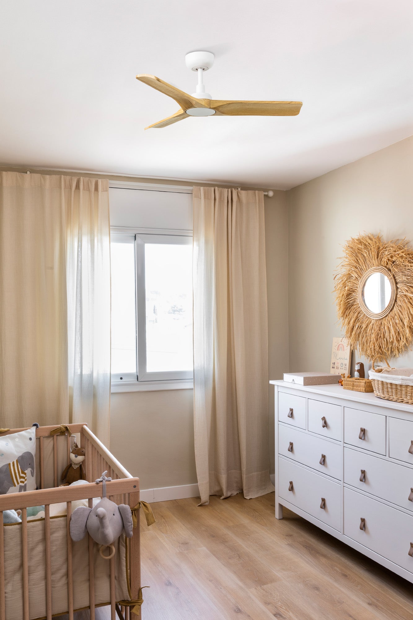 Ventilador de Techo Faro Heywood S DC Ø90cm Blanco con Palas Madera Clara - Ambiente