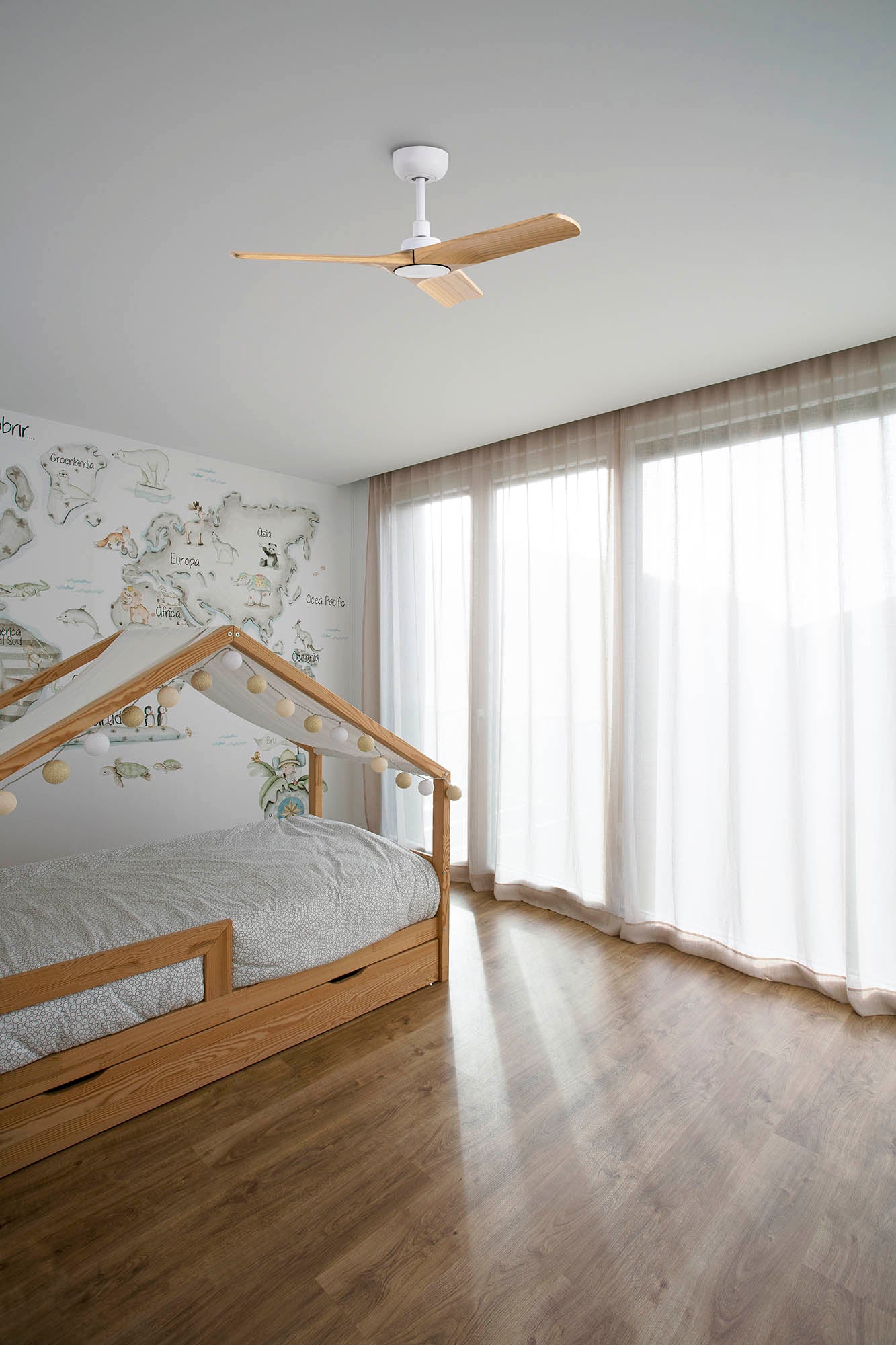 Ventilador de Techo Faro Heywood S DC Ø90cm Blanco con Palas Madera Clara - Ambiente