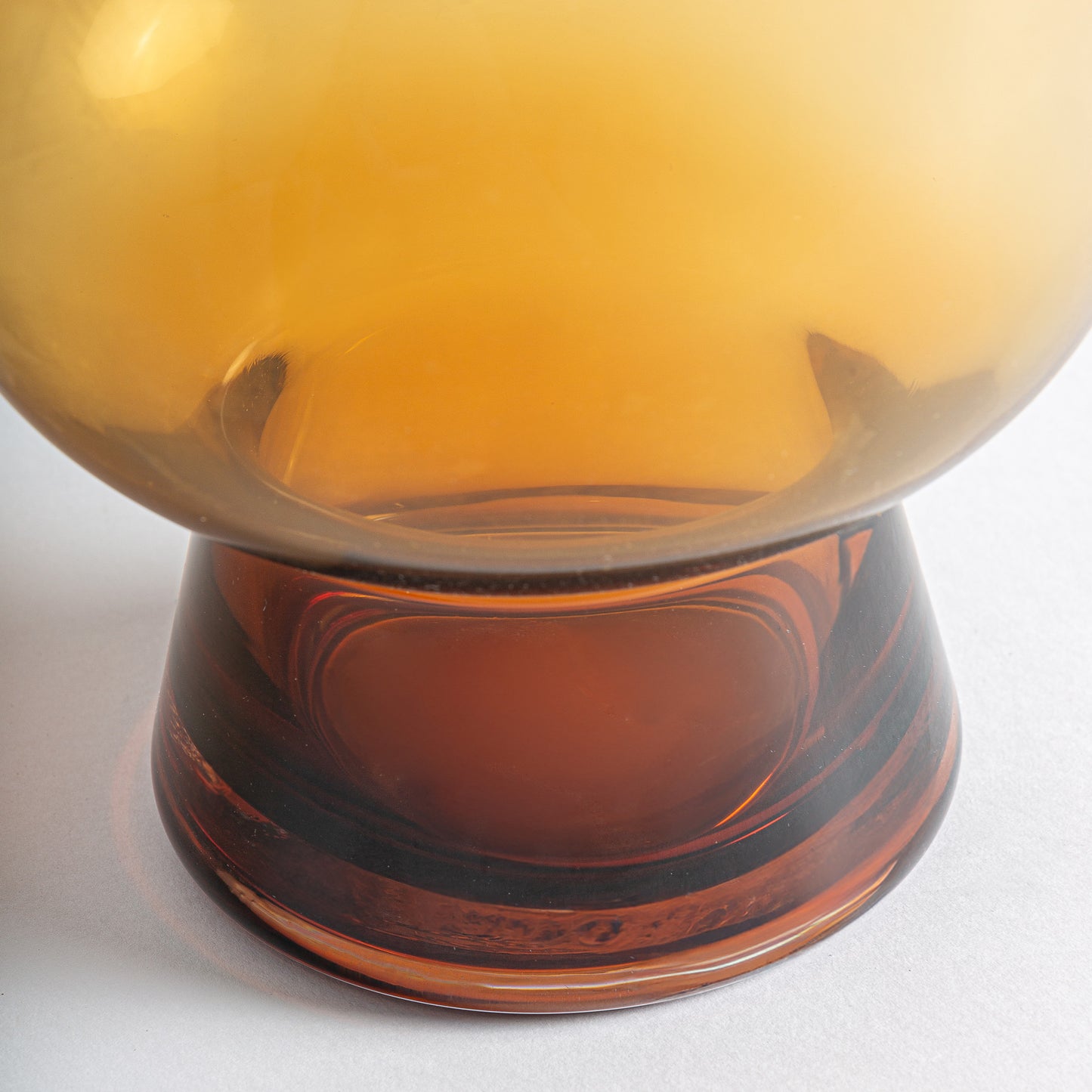 Jarrón Yuka Vical Vidrio Ámbar | Decorativo Contemporáneo 21x33cm