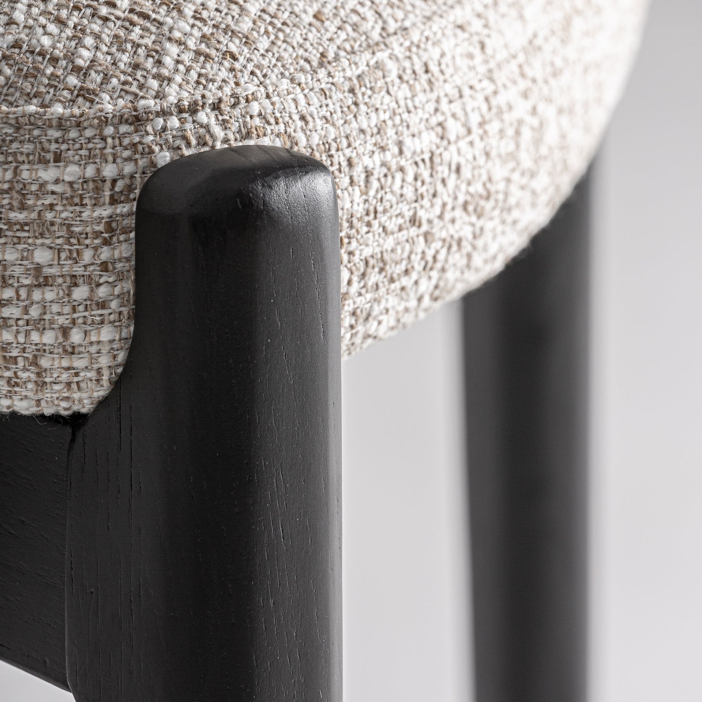 Taburete Sirius VICAL en interiorismo contemporáneo