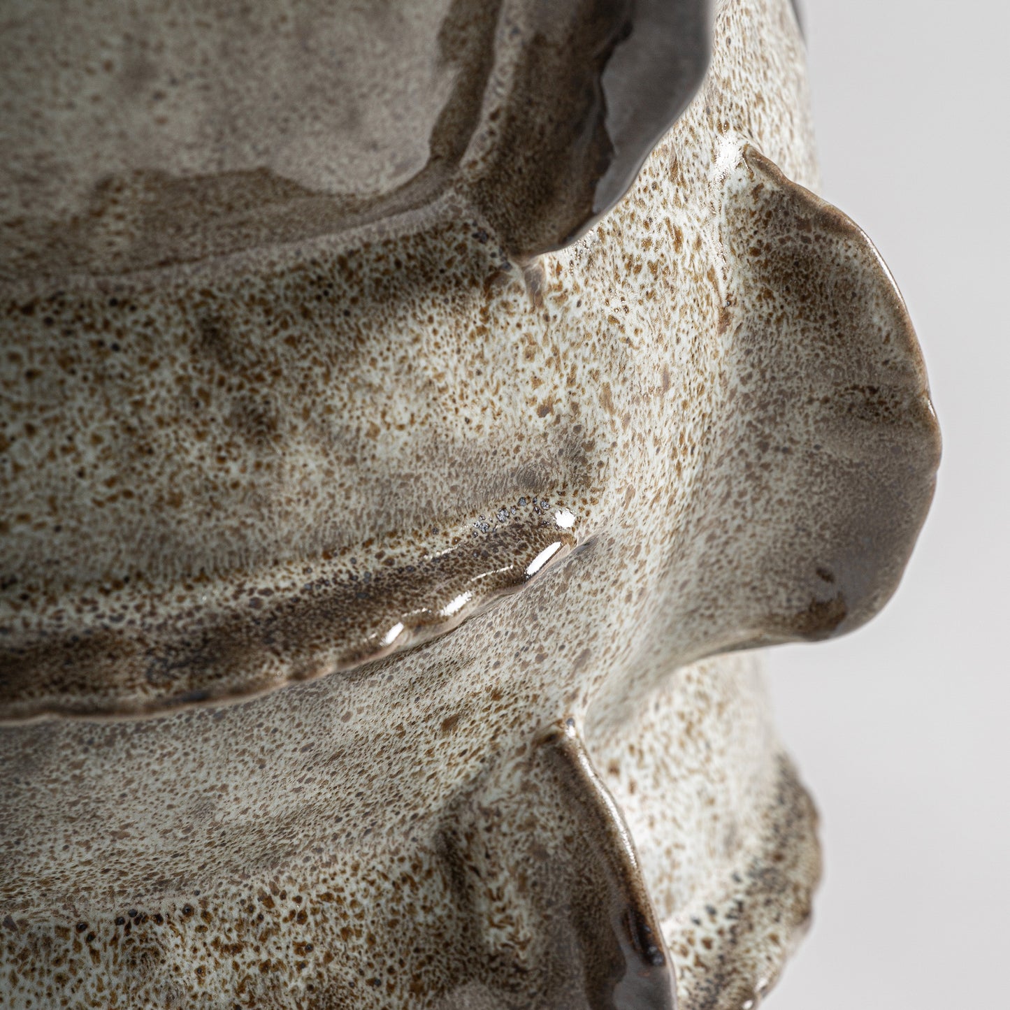Jarrón Erlea Vical Vidrio Marrón Rayado | Decorativo Artesanal 29x58cm