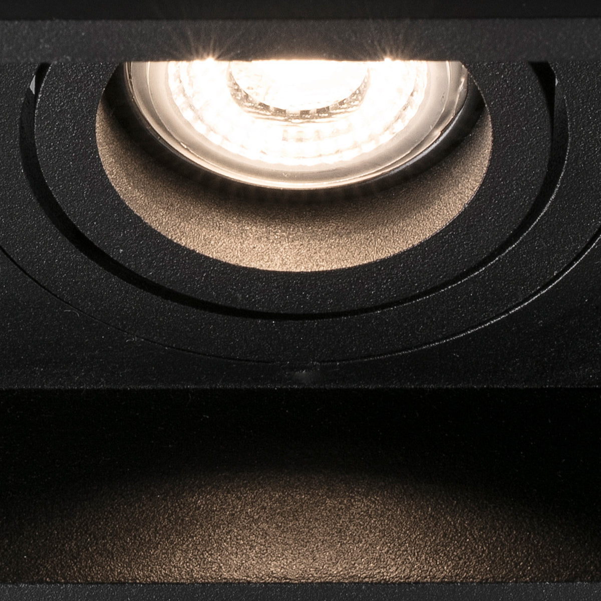 Detalle tecnico Faro HYDE 2 luces orientable cuadrado negro IP20 ref 40127