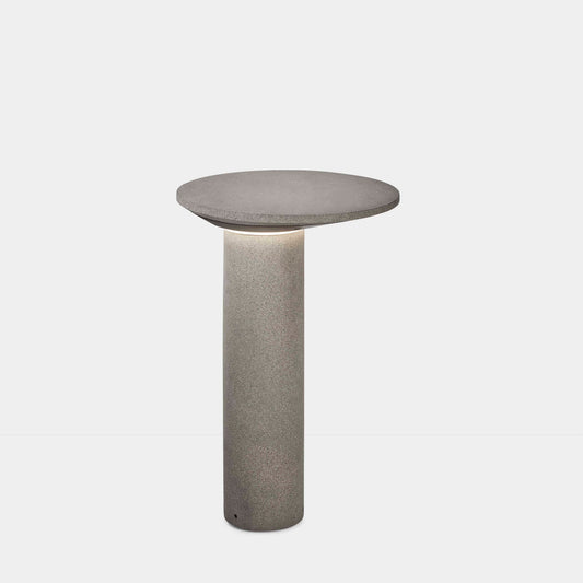 Baliza exterior de cemento Leds C4 Moal 705mm diseño Francesc Vilaró
