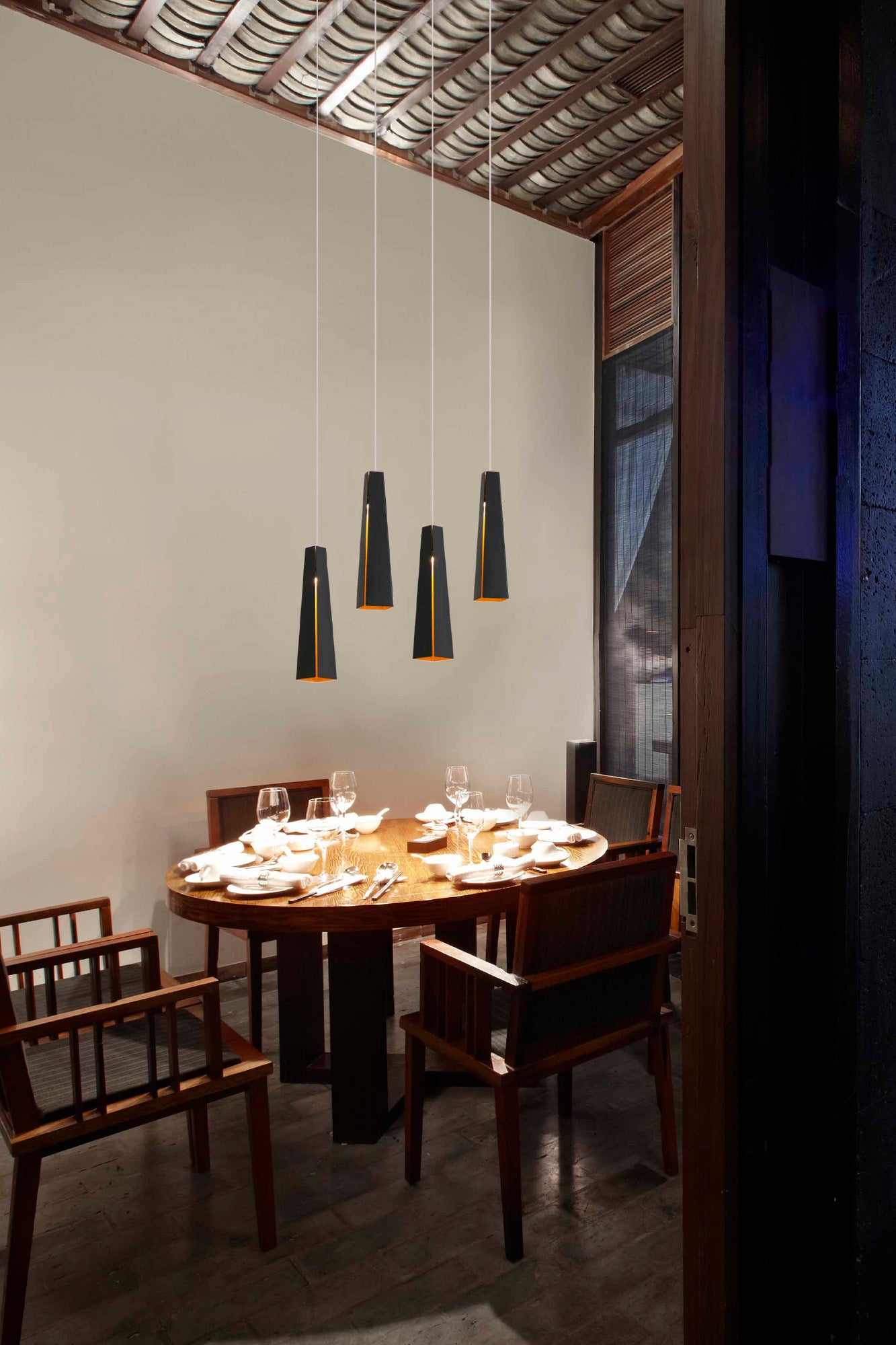 Lámpara Colgante Faro Pluma Negro y Oro LED 6W 3000K - Ambiente