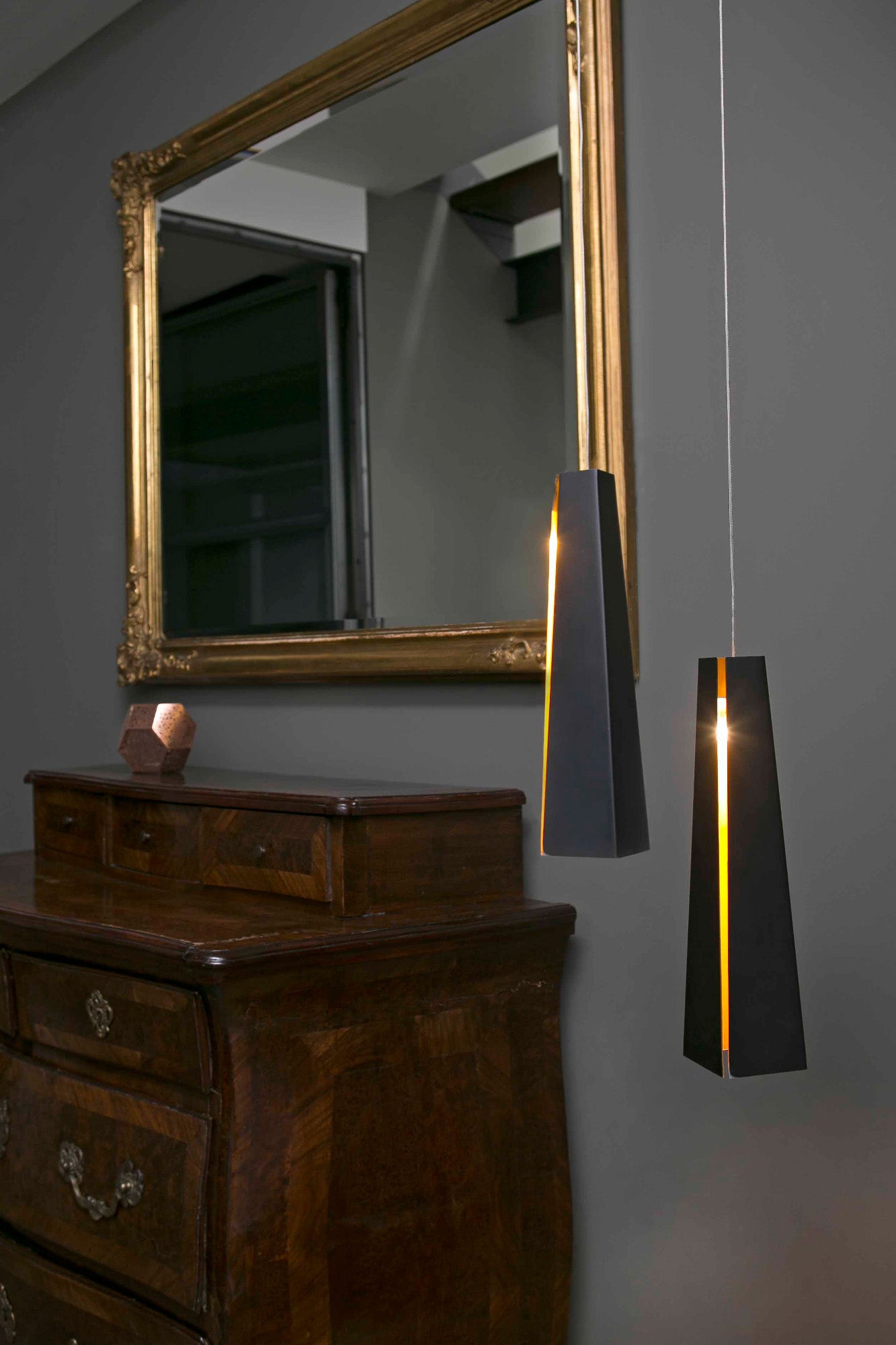 Lámpara Colgante Faro Pluma Negro y Oro LED 6W 3000K - Ambiente