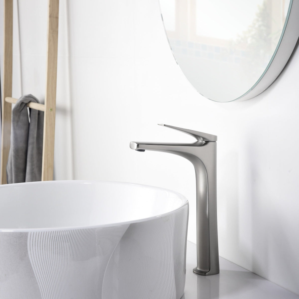 Monomando de Lavabo Alto Delos IMEX instalado en un baño