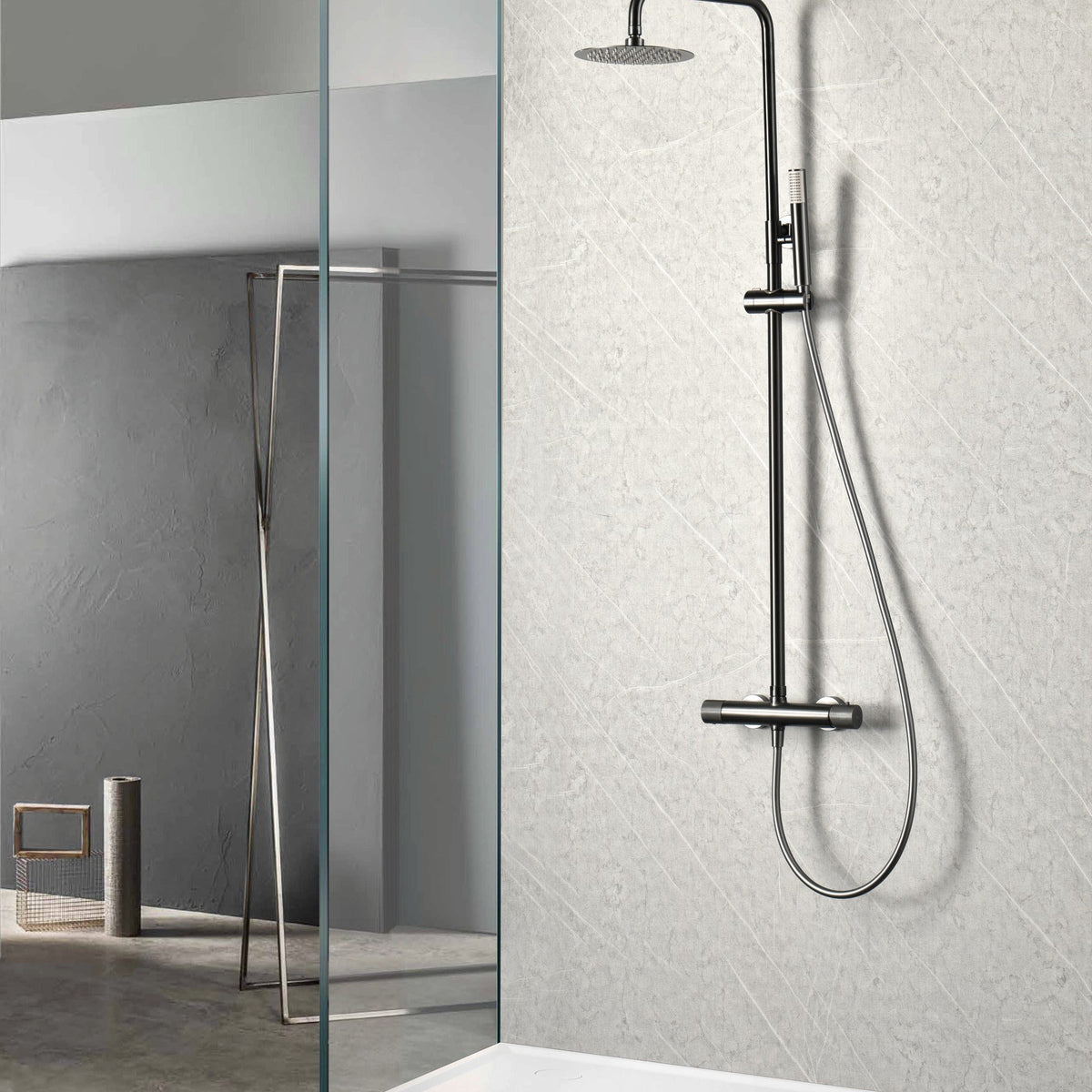 Conjunto de Ducha Termostático Line IMEX instalado en un baño