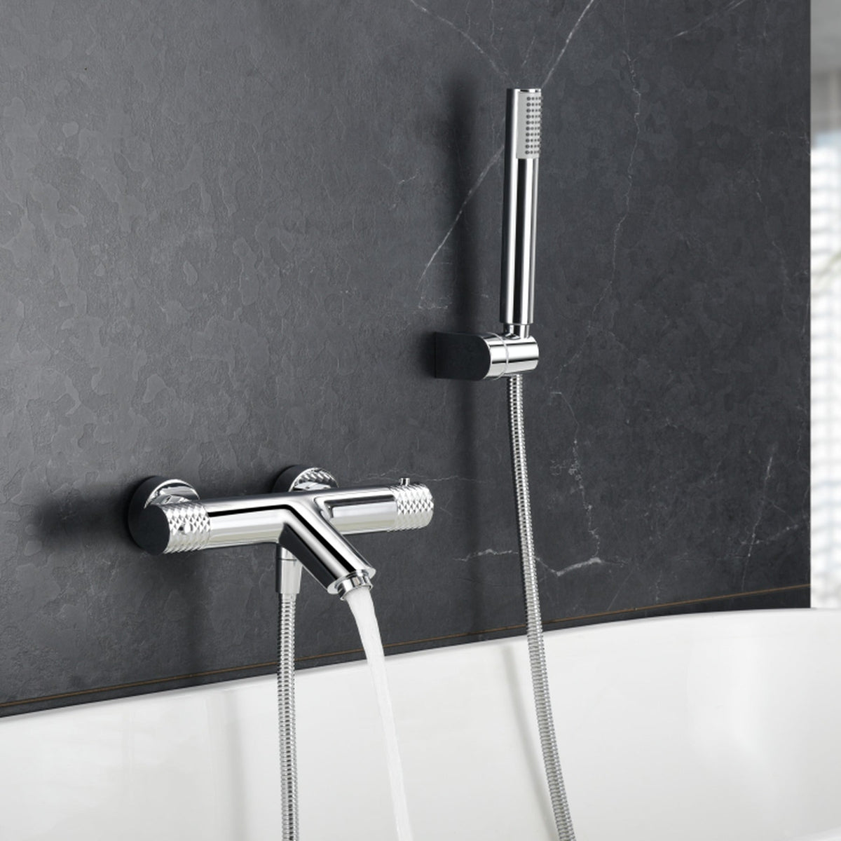 Kit Baño/ducha Termostático Génova IMEX instalado en un baño
