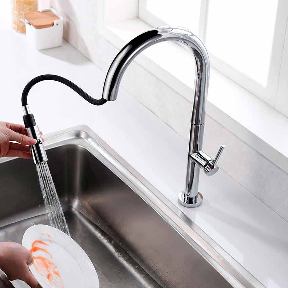 Grifería De Cocina Extraíble Samoa IMEX instalado en un baño