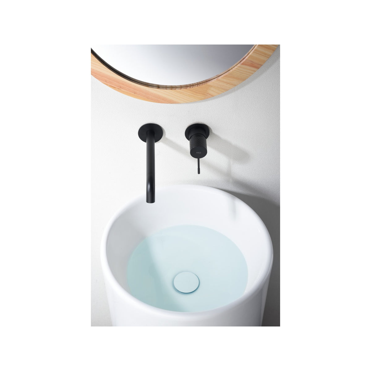 Monomando Empotrado de Lavabo Génova en Negro Mate instalado a pared