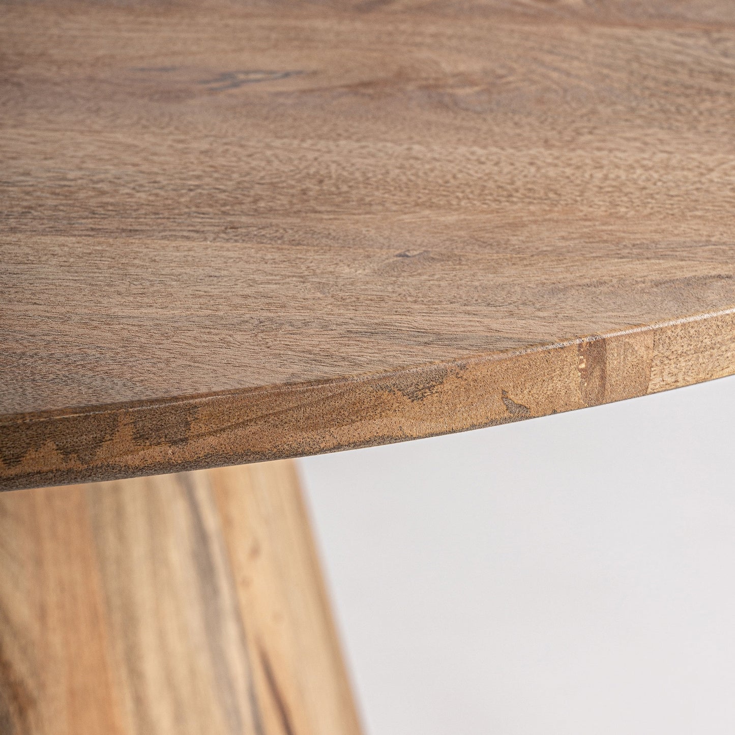 Mesa comedor MERSCH, 100% fabricado en  madera de mango