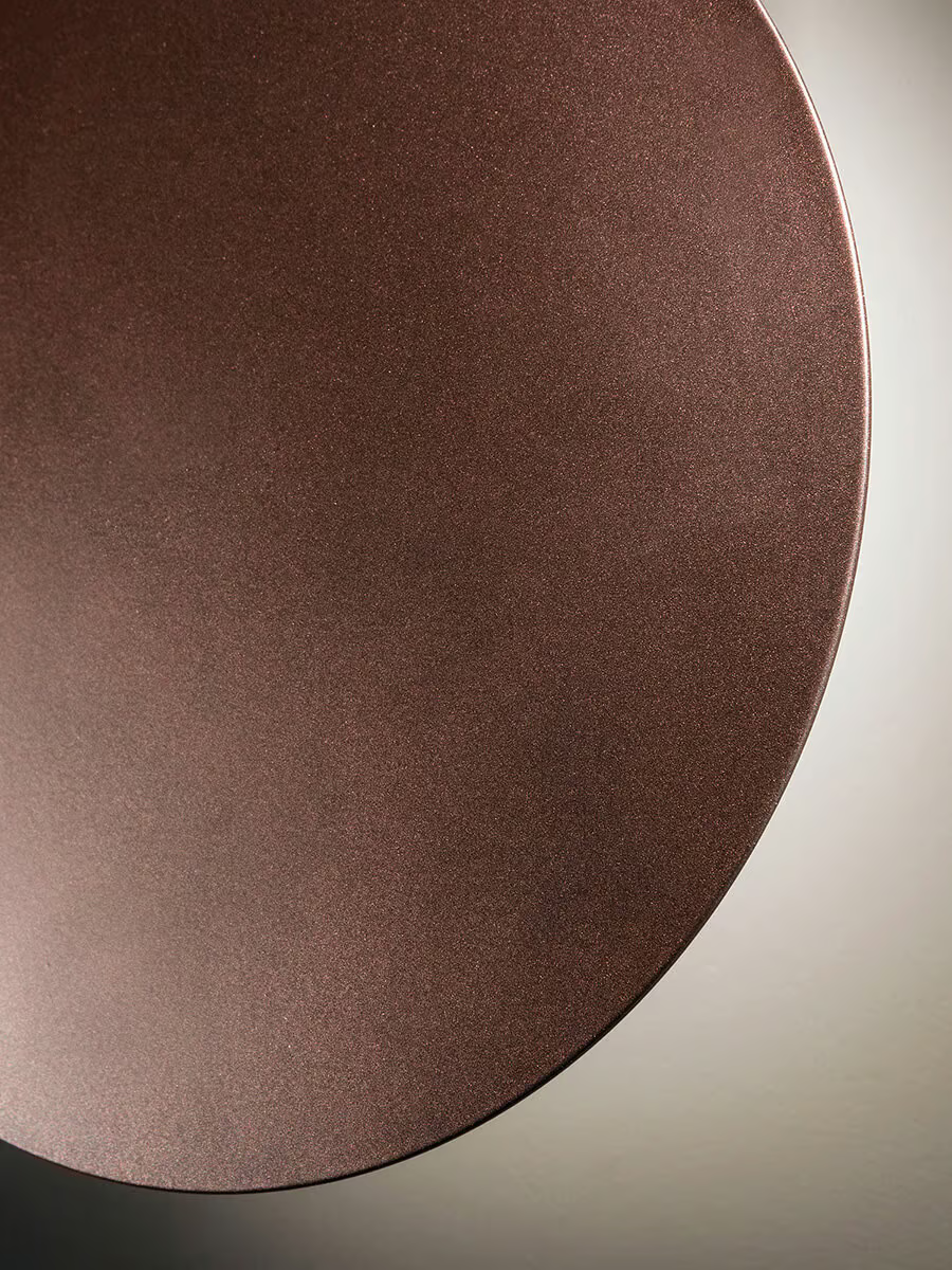 LODES Puzzle Round ambiente pared con luz indirecta