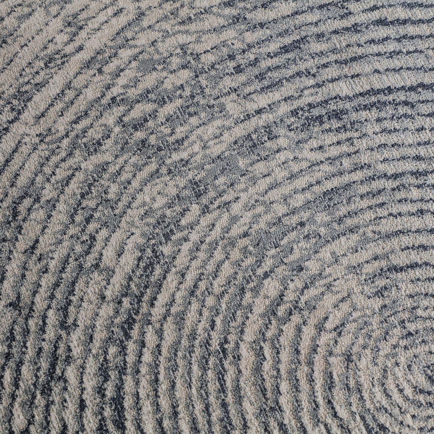 Detalle degradado tonos azules alfombra Bakea Vical viscosa