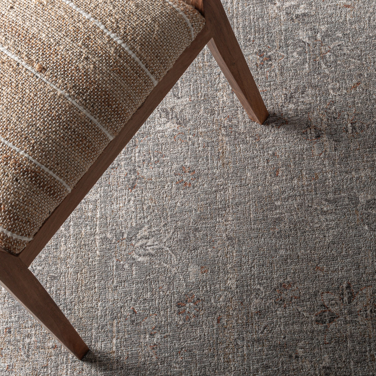 Detalle acabado alfombra Misha Vical gris