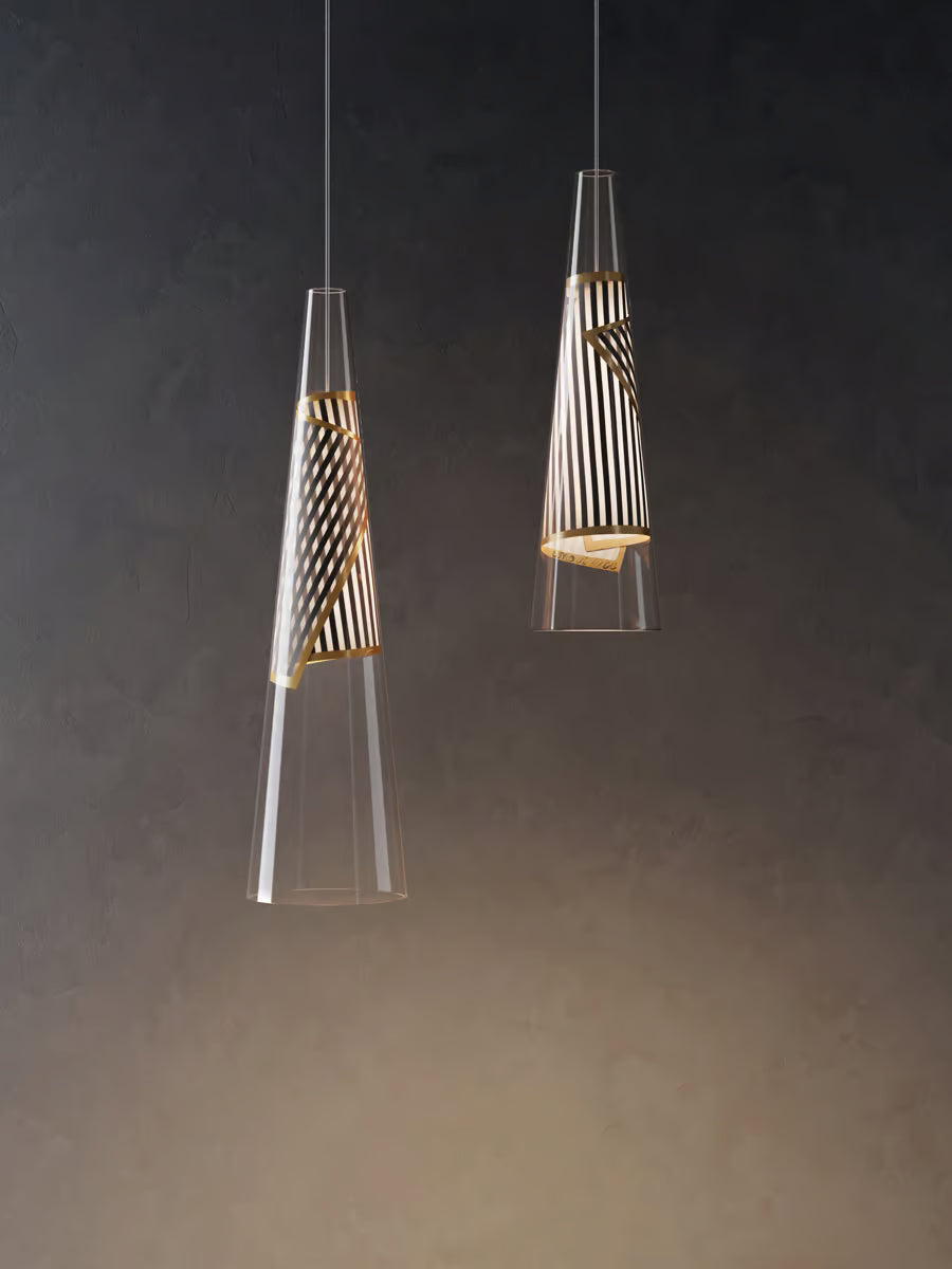 Lámpara Cono di Luce LODES en mesa