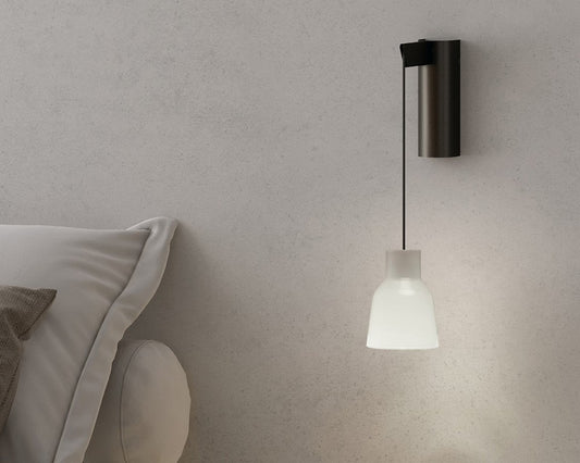 Aplique Drip A/01 Bover, brazo negro ébano y pantalla de vidrio borosilicato
