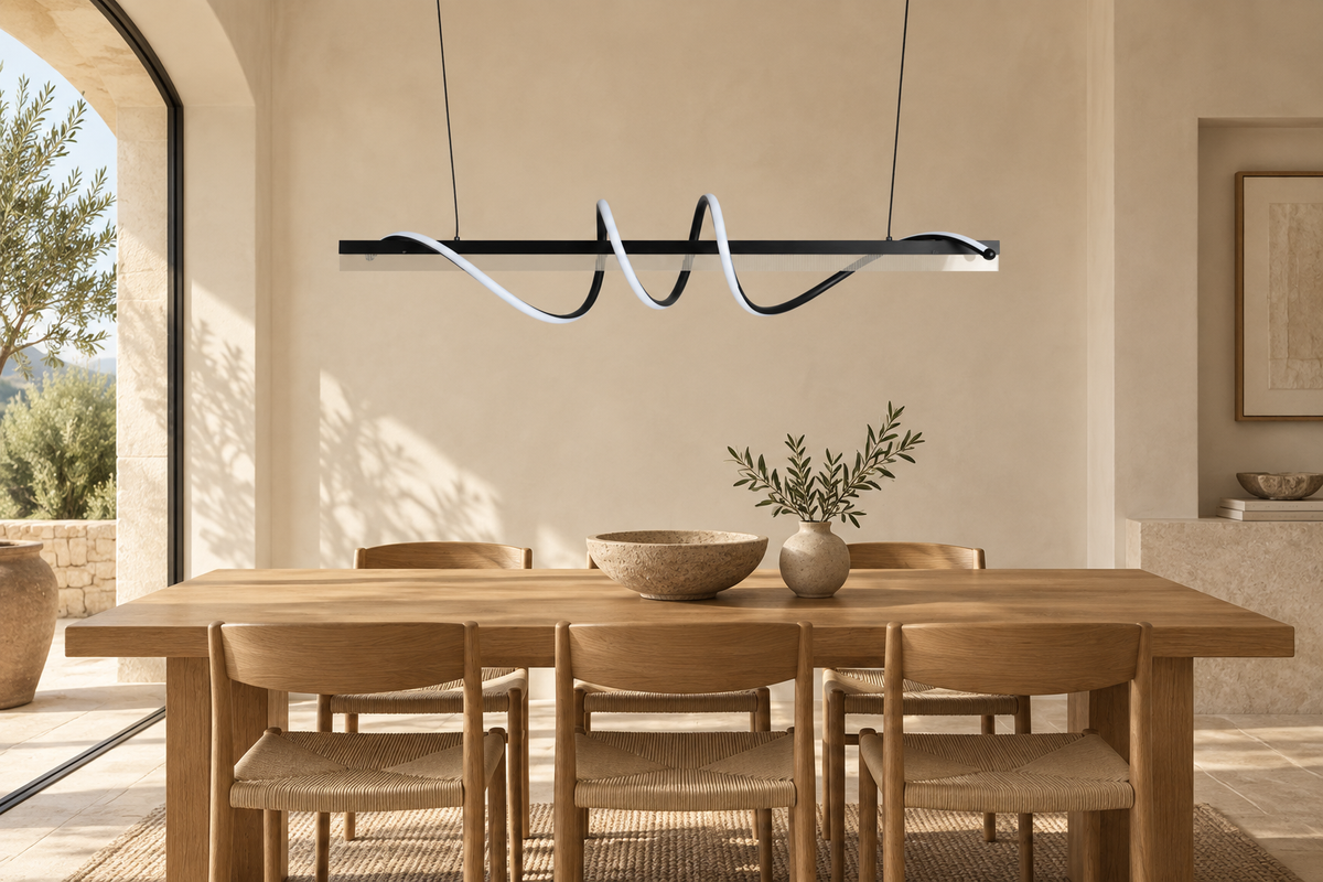 Lámpara colgante Belrice KODU instalada en comedor mediterráneo