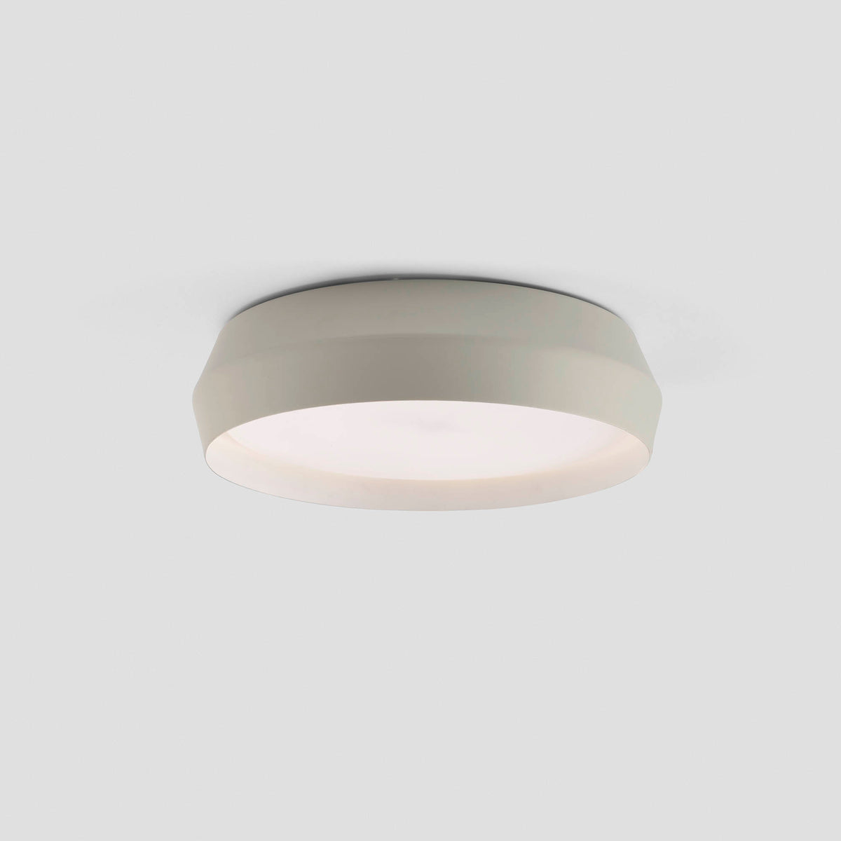 Vista adicional del plafón Faro Shoku 350 gris claro y blanco opal, referencia 64280