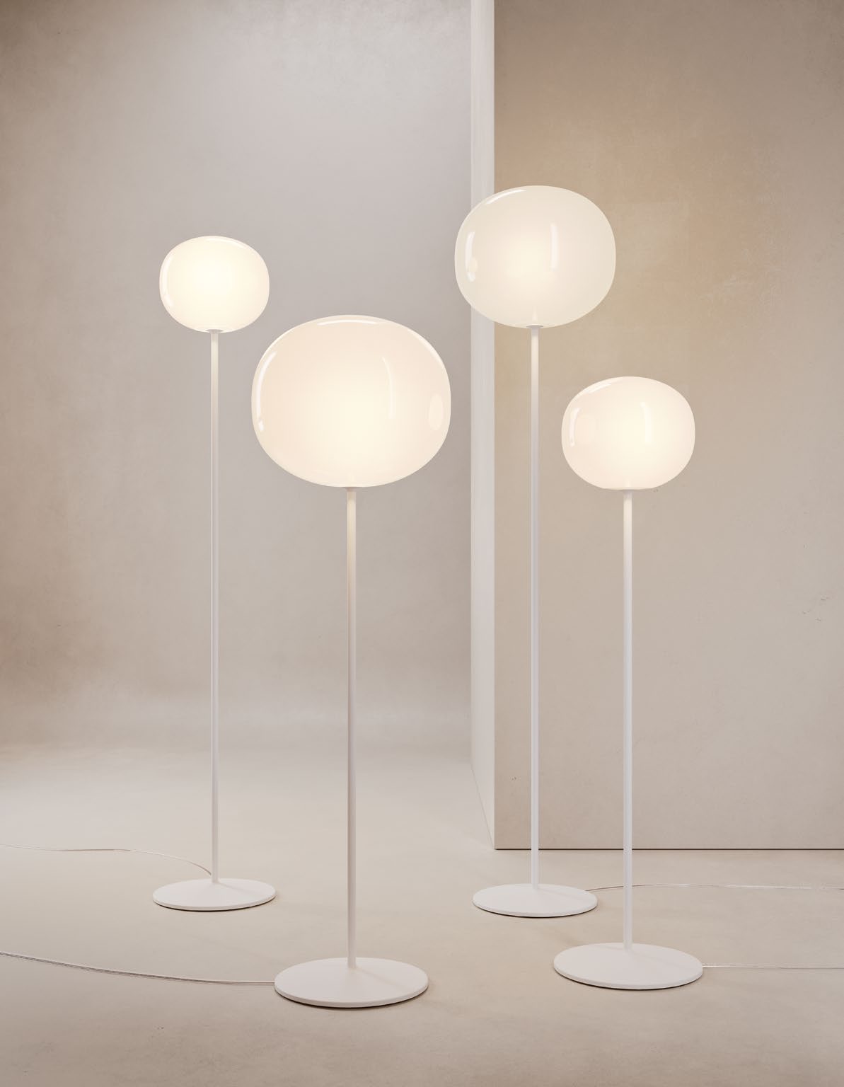 Ambiente salón de diseño contemporáneo lámpara de pie LODES Volum
