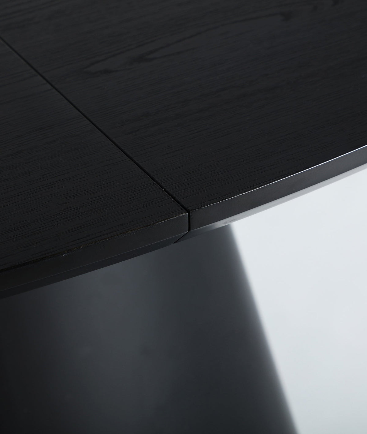 Detalle de la mesa extensible Lizant KODU