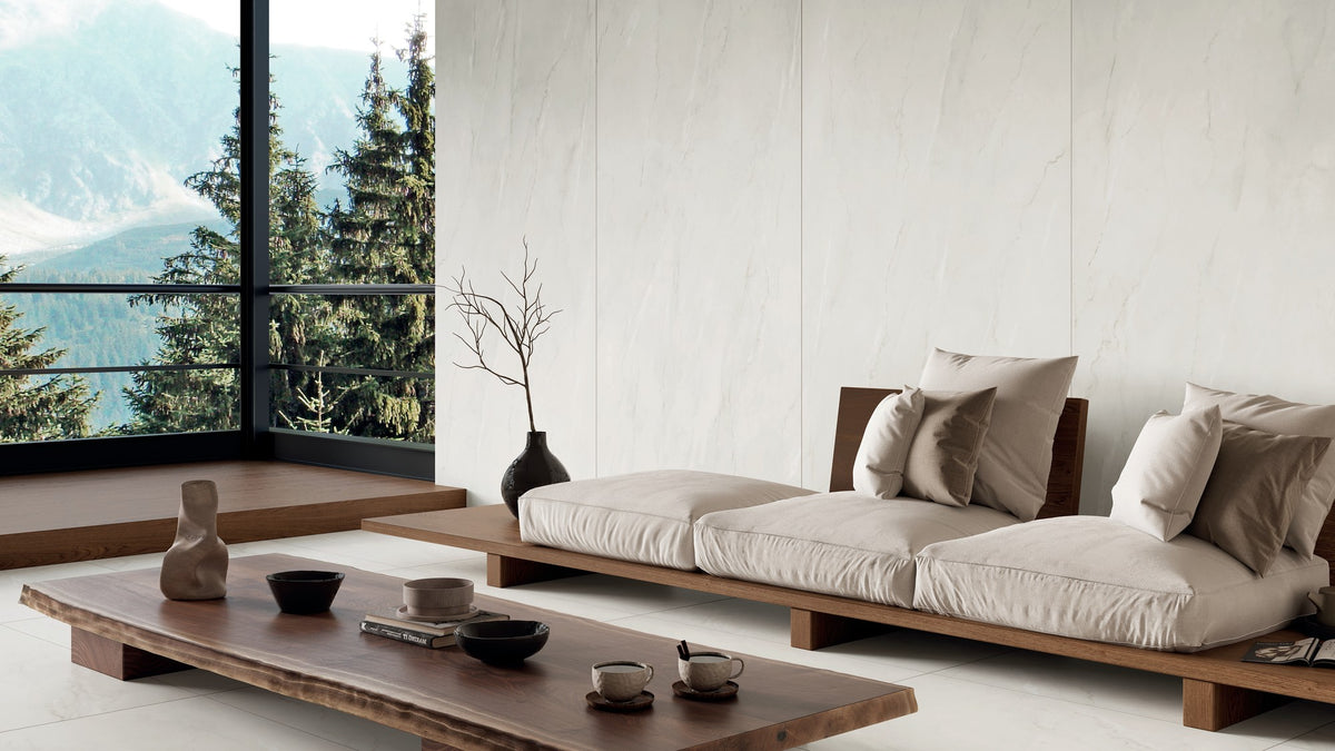 Ambiente placa KTL Aley White 120x280 cm satinada efecto mármol en pared