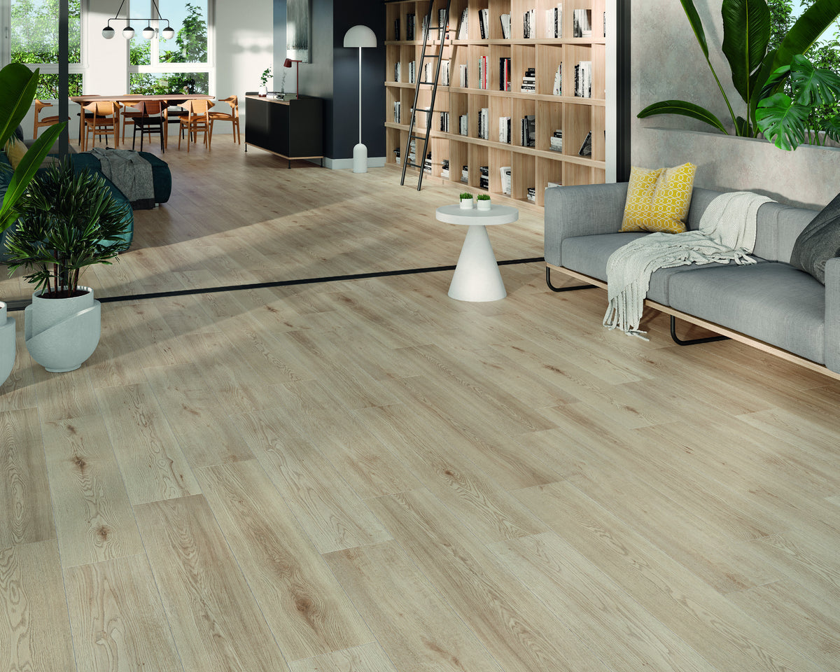Ambiente KTL Nordby en Natural, suelo de porcelánico esmaltado efecto madera mate