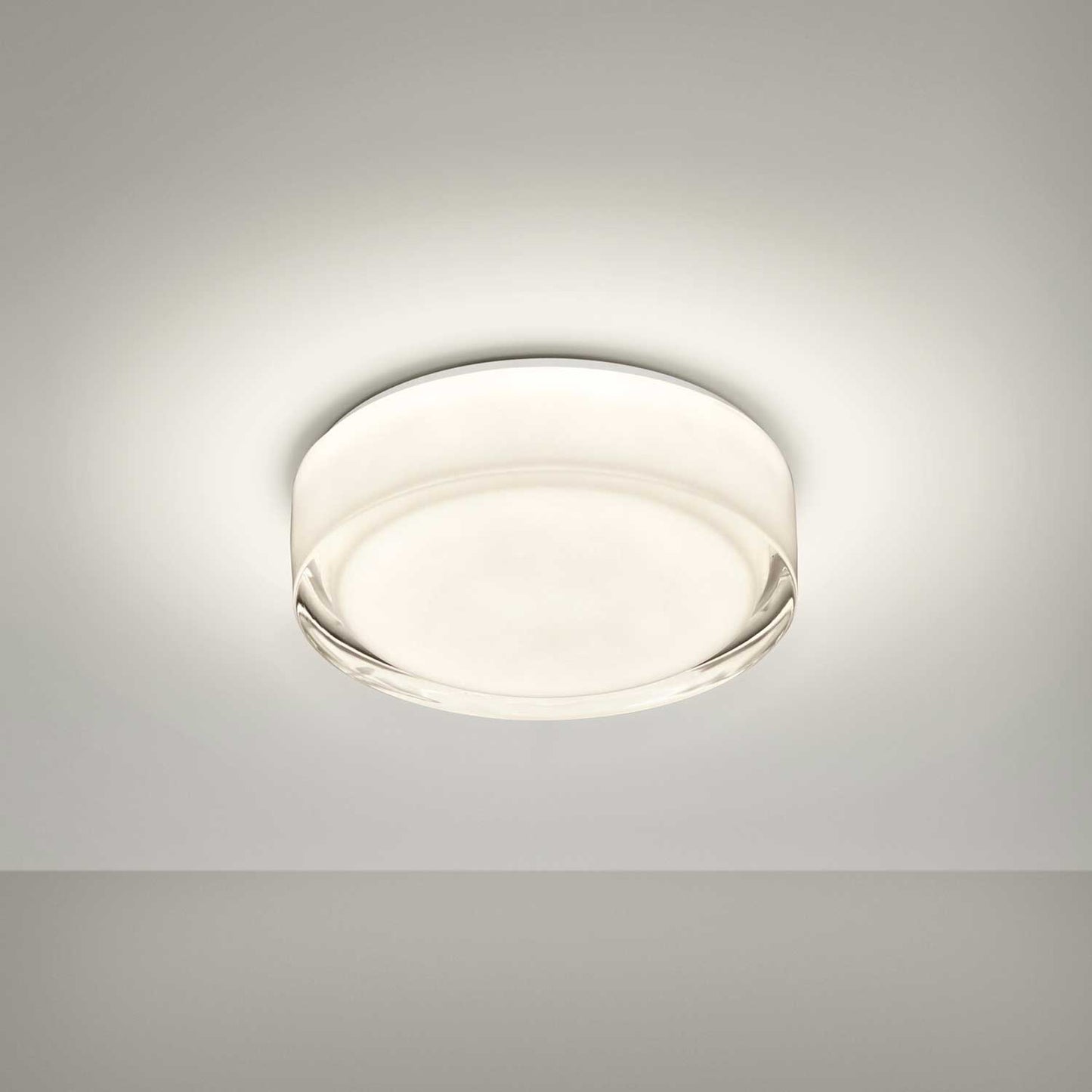 Plafón LEDS C4 Vetro 05-7387-14-G5 instalado en ambiente de techo