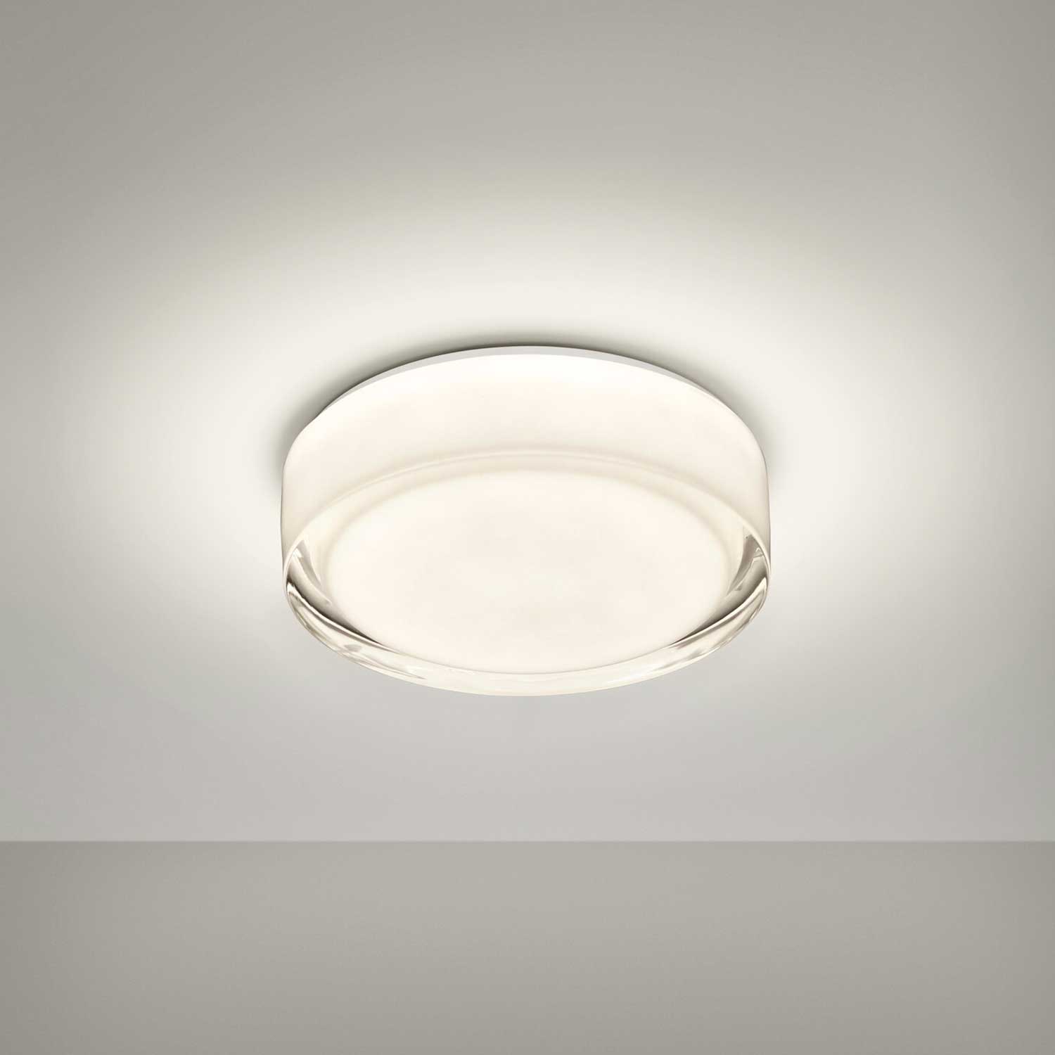 Plafón LEDS C4 Vetro 05-7387-14-G5 instalado en ambiente de techo