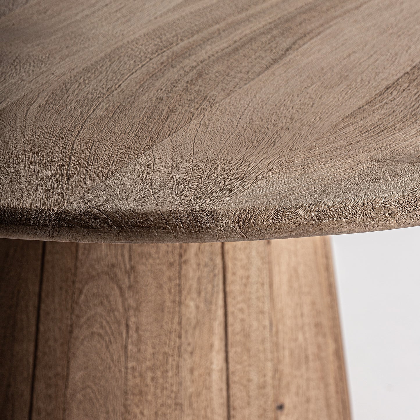 Mesa comedor Jacquard VICAL con pie central facetado contemporáneo