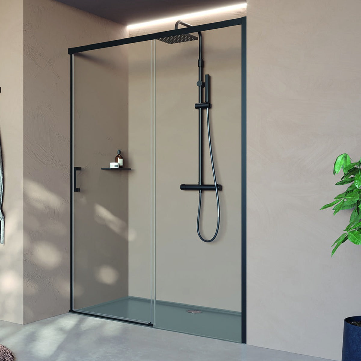 Detalle de la mampara Novellini Click PH con puerta corredera y cristal fijo